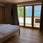 Bed and breakfast Christina 4*