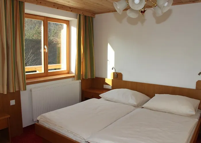 Alojamento de Acomodação e Pequeno-almoço Christina 4*