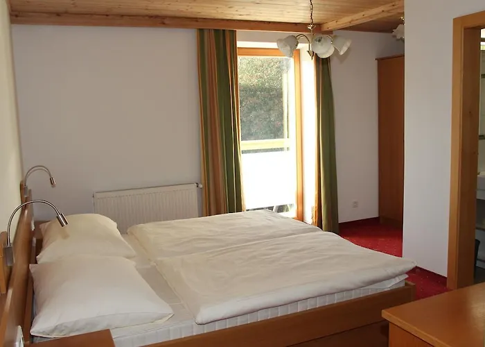 Oda ve Kahvaltı Christina